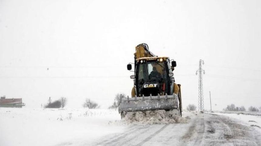 Uşak&rsquo;ta Kapalı K&ouml;y Yolları A&ccedil;ıldı