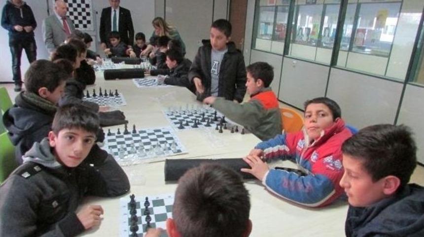 Kızılay&rsquo;dan Tegv&rsquo;e Ziyaret