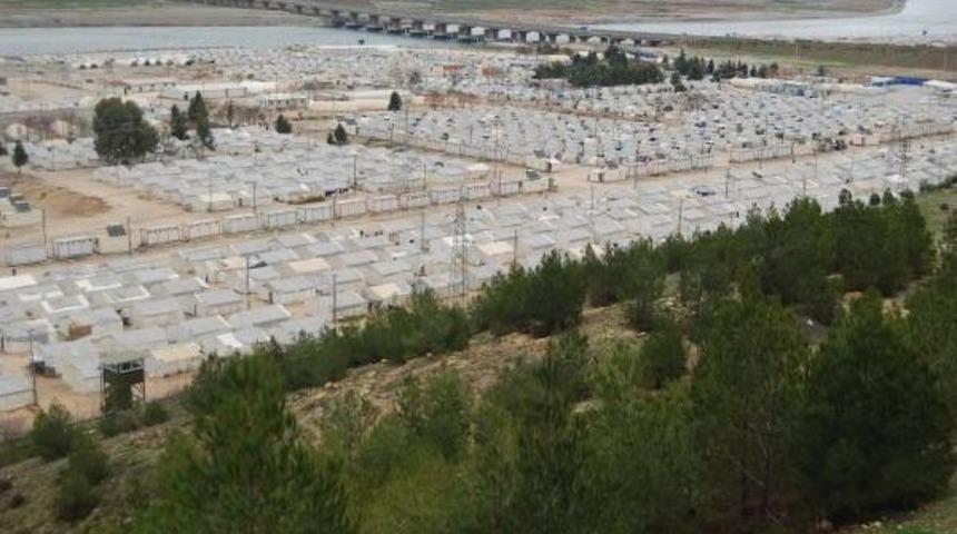 Hollandalı Bakan, Nizip'te &Ccedil;adırkentte Suriyelileri Ziyaret Etti