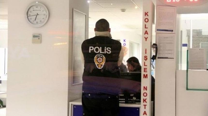 Bankaya Usuls&uuml;zl&uuml;k İddiası Baskını