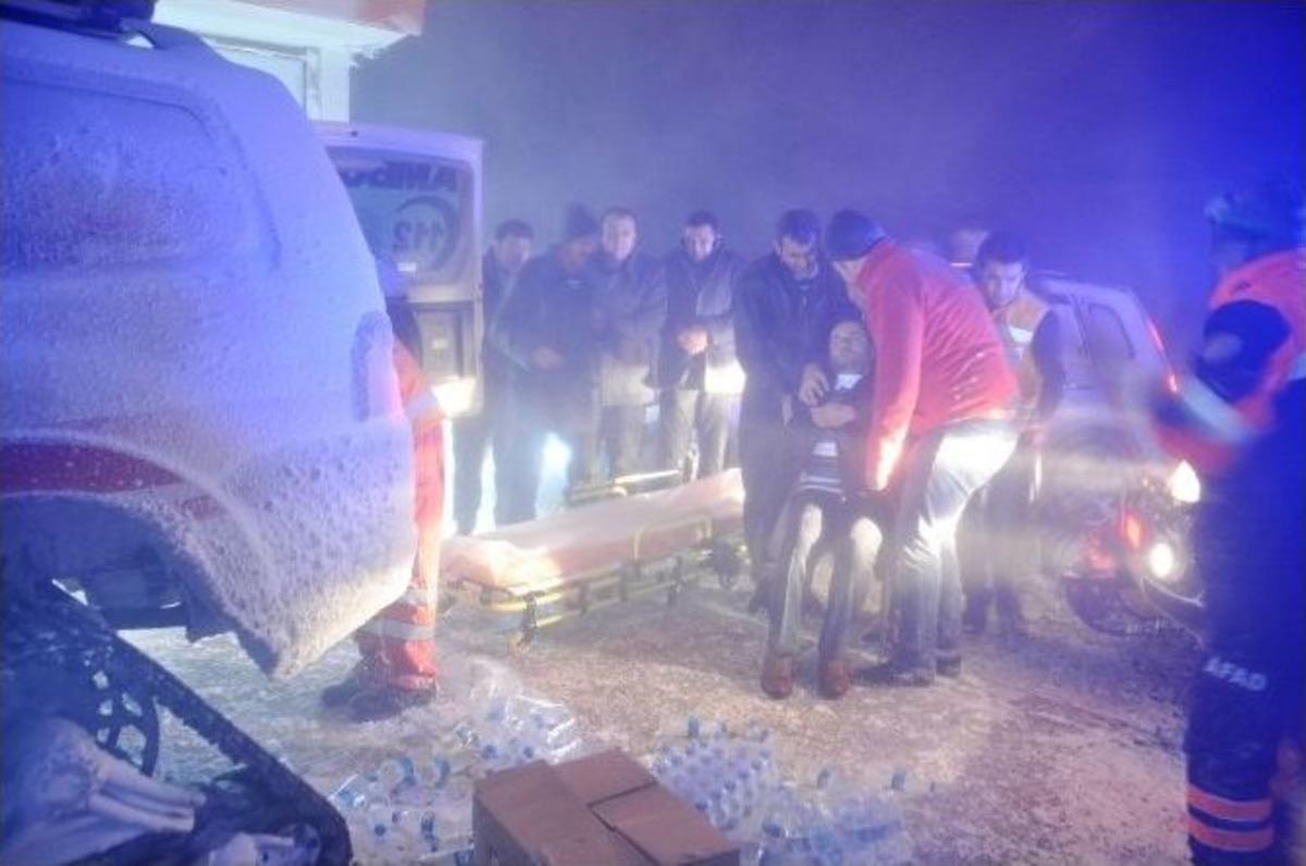 Yollarda Mahsur Kalanlara Ekipler M&uuml;dahale Etti