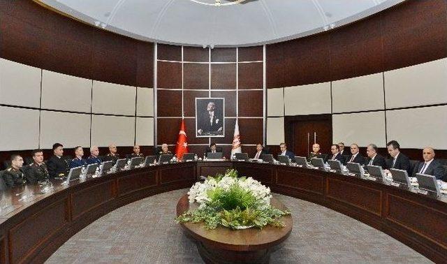 Başbakan Davutoğlu&rsquo;ndan Fransa&rsquo;daki Saldırıya Tepki 2