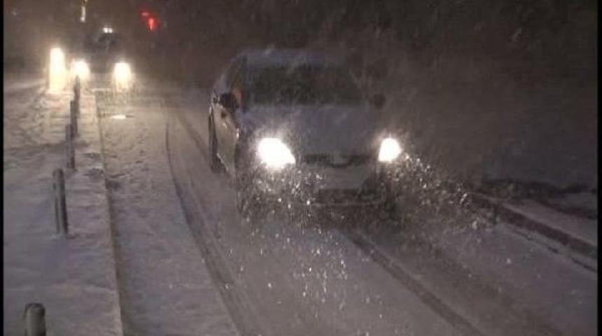 Kar Yağışı Akşam Saatlerinde Etkisini Artırdı