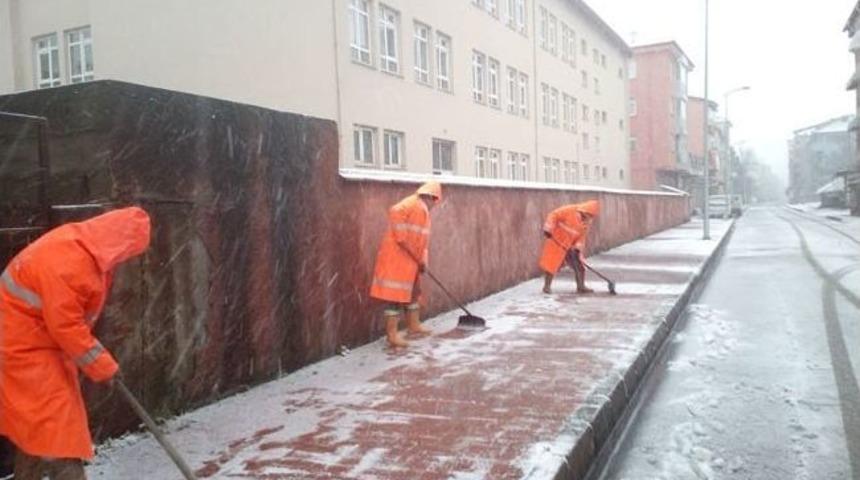 Saltukova&rsquo;da Kar Temizleme &Ccedil;alışmaları