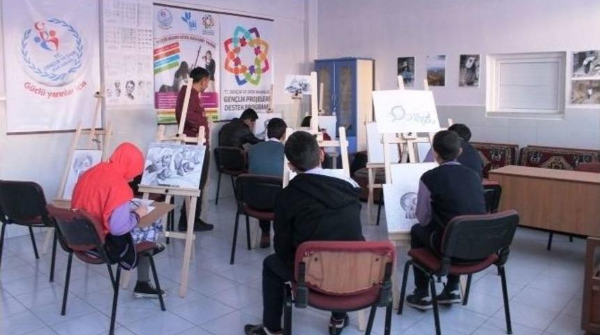Tatvan&rsquo;da Resim Ve Fotoğraf&ccedil;ılık Eğitimi