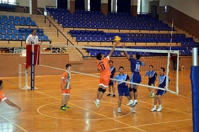 Türkiye Okullararası Voleybol Gençler Müsabakaları Sona Erdi