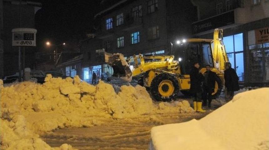 &Ccedil;elikhan İl&ccedil;esinde Kar Temizleme &Ccedil;alışması