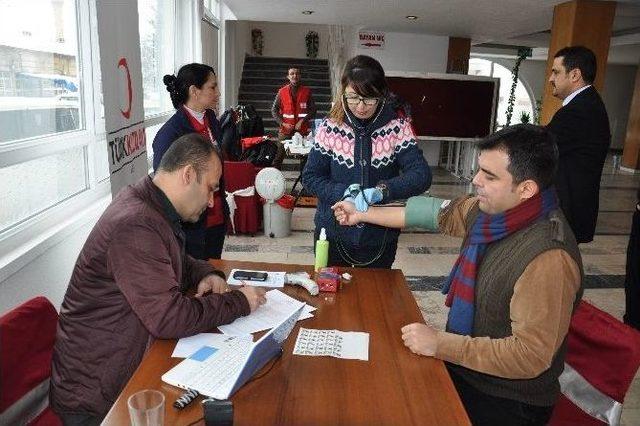 Kaymakam Balcı, Kızılay’a Kök Hücre Bağışında Bulundu