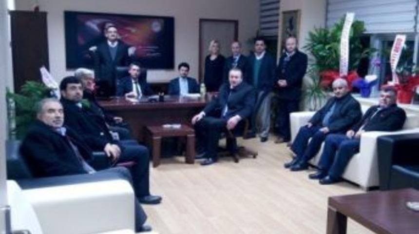 Ak Parti&rsquo;den Başhekim &Ouml;zden&rsquo;e Hayırlı Olsun Ziyareti