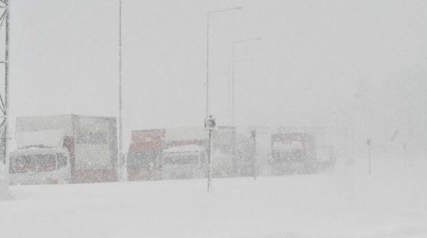 Bolu Dağı&rsquo;nda B&ouml;yle Kar Yağışı G&ouml;r&uuml;lmedi