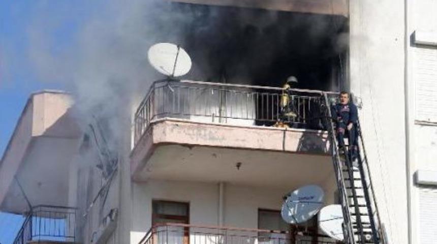 Yanan Ev Değil, Eşinin &Uuml;z&uuml;nt&uuml;s&uuml; Ağlattı