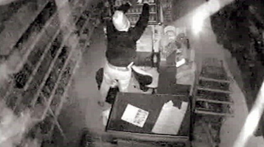 Tunceli&rsquo;de Maskeli Hırsız Yakalandı