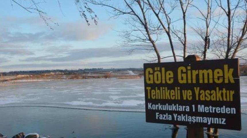 Soğuktan G&ouml;l Buz Tuttu