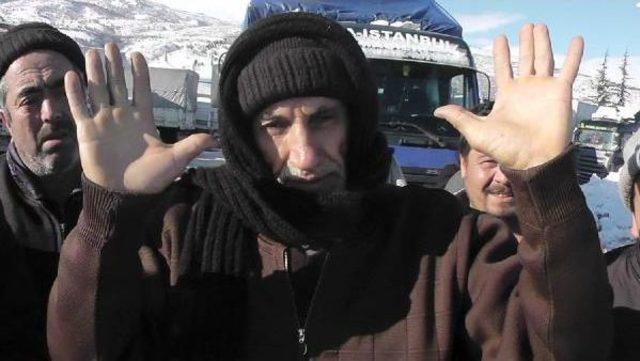 3 G&uuml;nd&uuml;r Bekleyen Nakliyecilerden Tepki 2