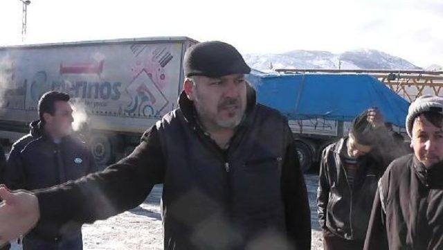 3 G&uuml;nd&uuml;r Bekleyen Nakliyecilerden Tepki 3