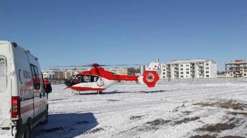 - Kalp Krizi Ge&ccedil;iren Hastaya Hava Ambulansı