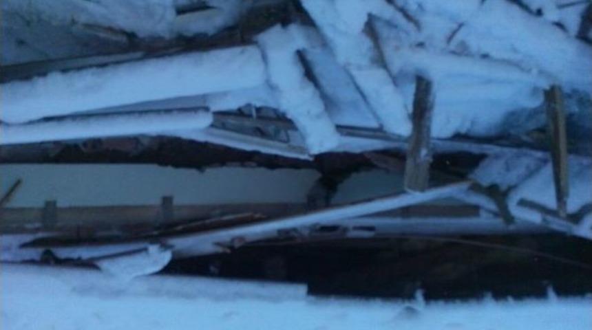 Halk Eğitim Merkezine Ait D&uuml;ğ&uuml;n Salonunun &Ccedil;atısı &Ccedil;&ouml;kt&uuml;