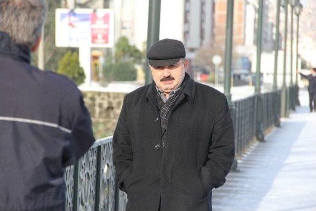 Buzdan Kayan Cip Faciadan D&ouml;nd&uuml; 1