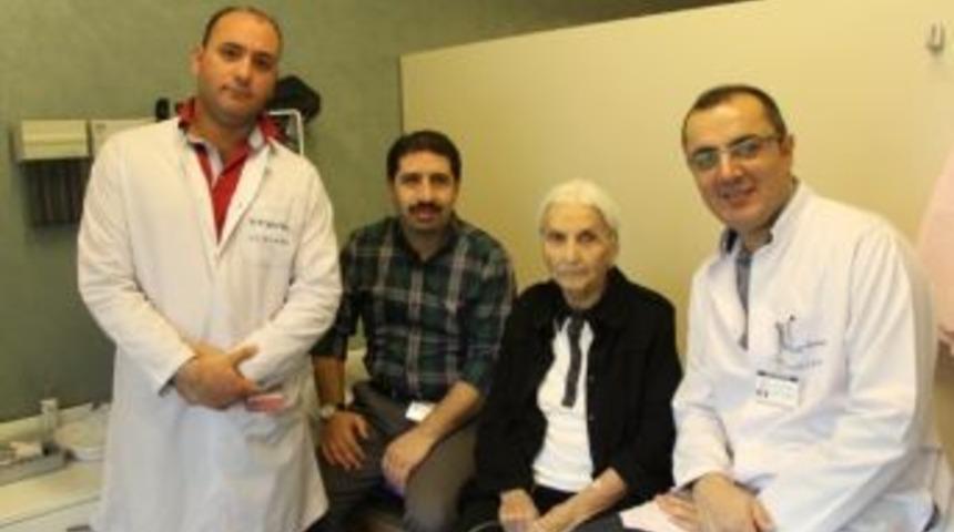 Kapalı Y&ouml;ntemle Safra Kanalından 14 Taş &Ccedil;ıkartıldı