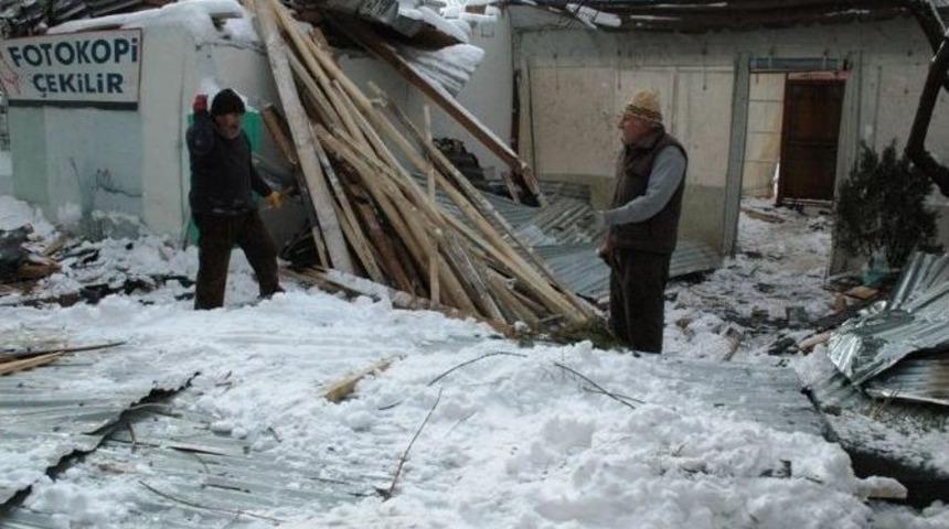 Kiraz, M&uuml;teahhitleri Sorumlu Tuttu