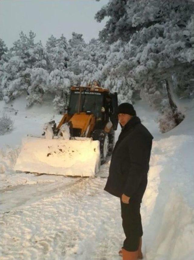 Honaz&rsquo;da Karla M&uuml;cadele Devam Ediyor 1