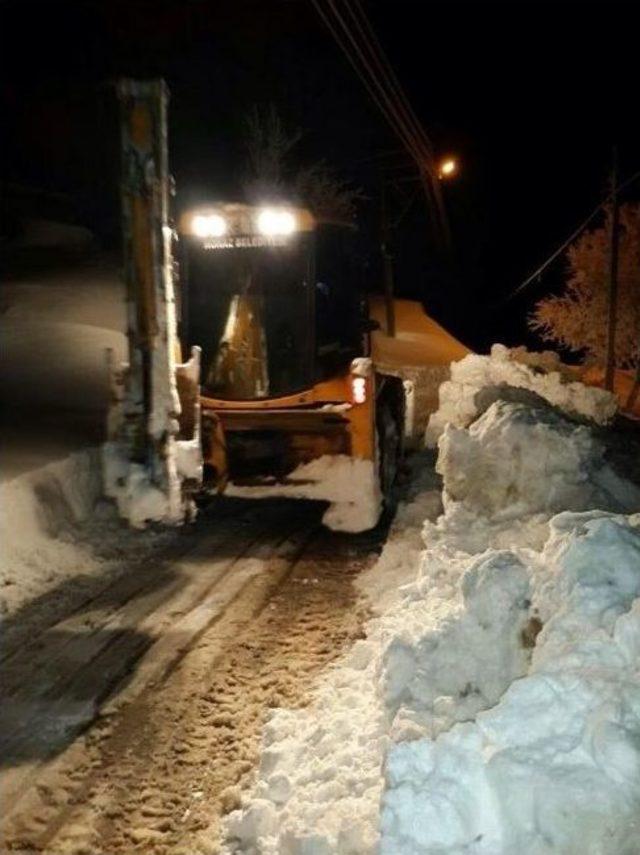 Honaz&rsquo;da Karla M&uuml;cadele Devam Ediyor 2