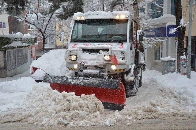 Bilecek Belediyesi’nin Kışla Mücadele Çalışmaları Aralıksız Sürüyor