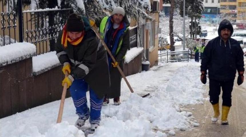 Ordu'da Kar Hayatı Fel&ccedil; Etti