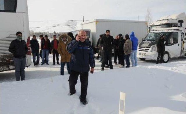 Sivas'ta Kapalı Yollar Ulaşıma Açıldı (2)