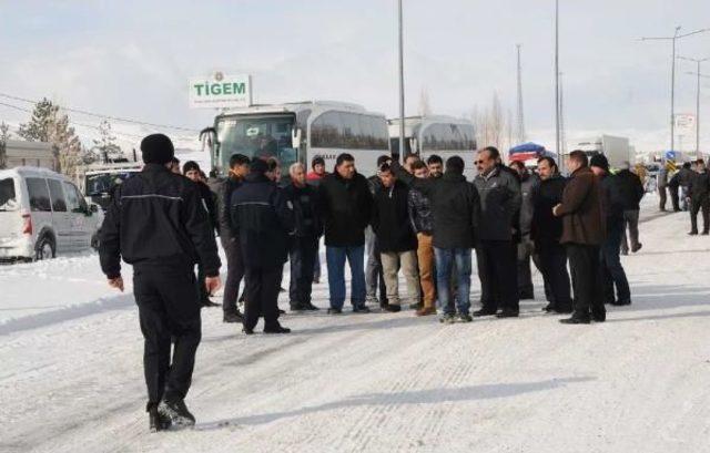 Sivas'ta Kapalı Yollar Ulaşıma Açıldı (2)