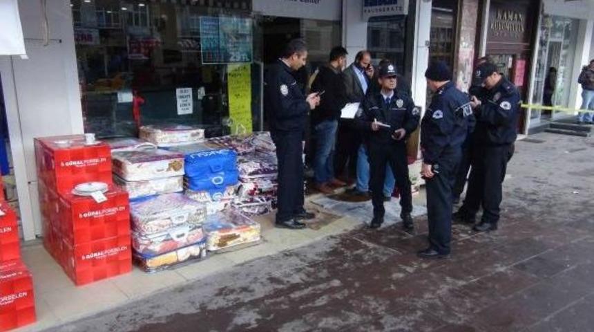 Boşanmak &Uuml;zere Olduğu Eşini Rehin Aldı