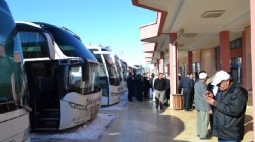 Kulu&rsquo;da Otob&uuml;sler Yolların A&ccedil;ılmasını Bekliyor