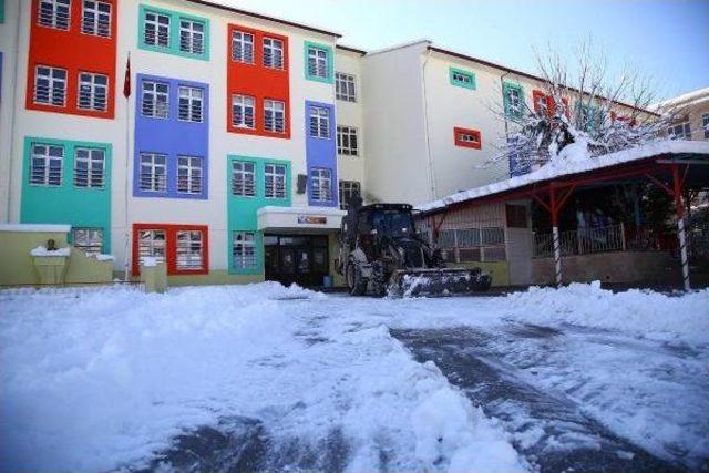 Denizli'de Kar Yağışı Durdu, Soğuk Hava Dondurdu (2)