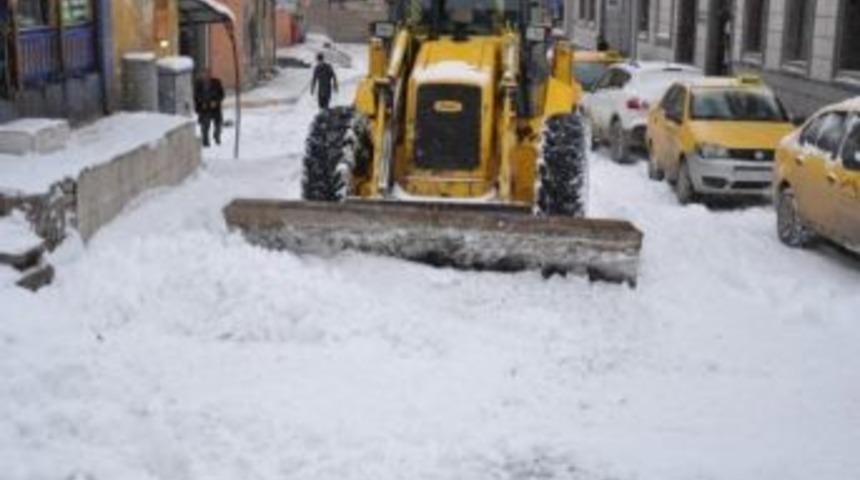 Bulanık&rsquo;ta Kar Temizleme &Ccedil;alışması