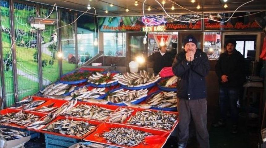 Seydişehir&rsquo;de Soğuk Hava Pazarcı Esnafını Vurdu