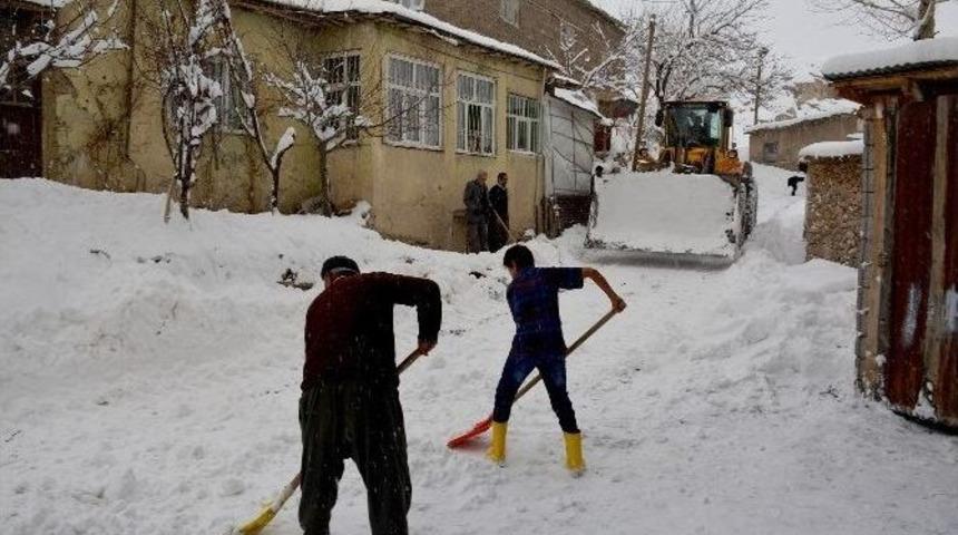 Hakkari&rsquo;de Karla M&uuml;cadele &Ccedil;alışması