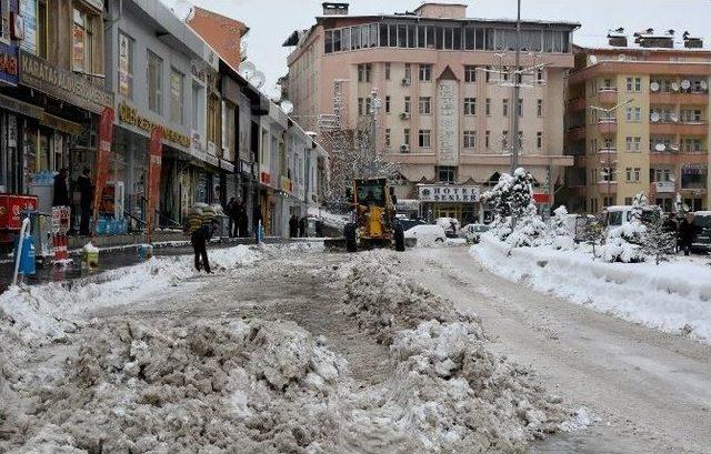 Hakkari’de Karla Mücadele Çalışması