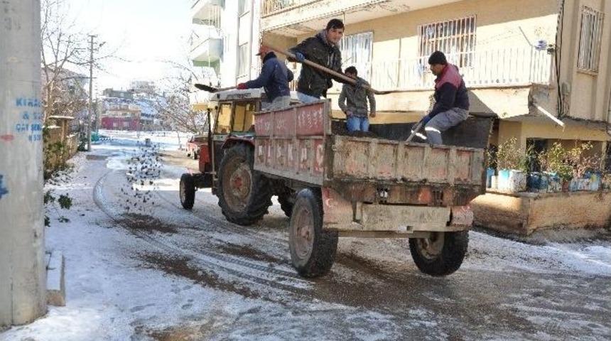 G&ouml;lbaşıda Don Ve Buzlanmaya Karşı Tuzlama &Ccedil;alışması