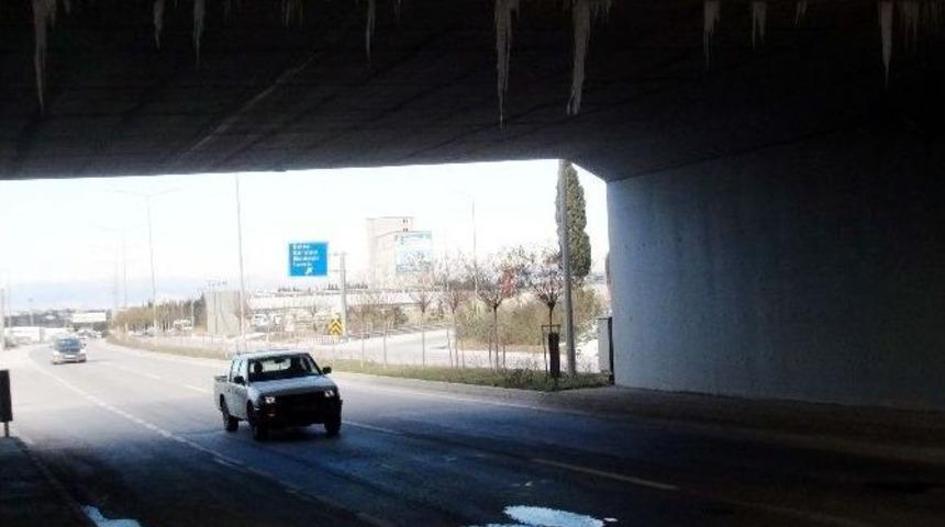 &Ccedil;anakkale Buz Tuttu