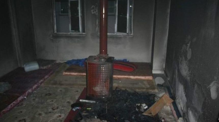 Adıyaman&rsquo;da Suriyeli Ailenin Kaldığı Evde Yangın &Ccedil;ıktı