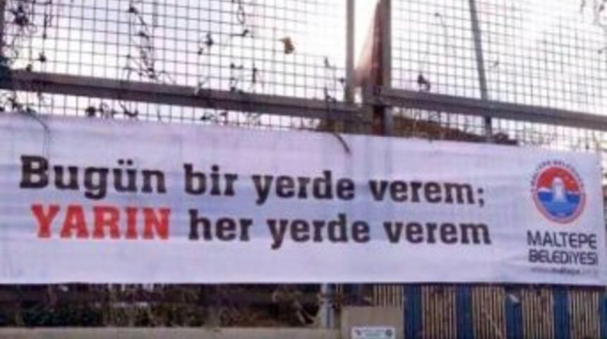 Bu Afişi Görenler Bir Daha Baktı