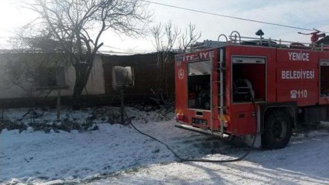 Yaşlı Kadın, Yalnız Yaşadığı Evinde Çıkan Yangında Öldü 1