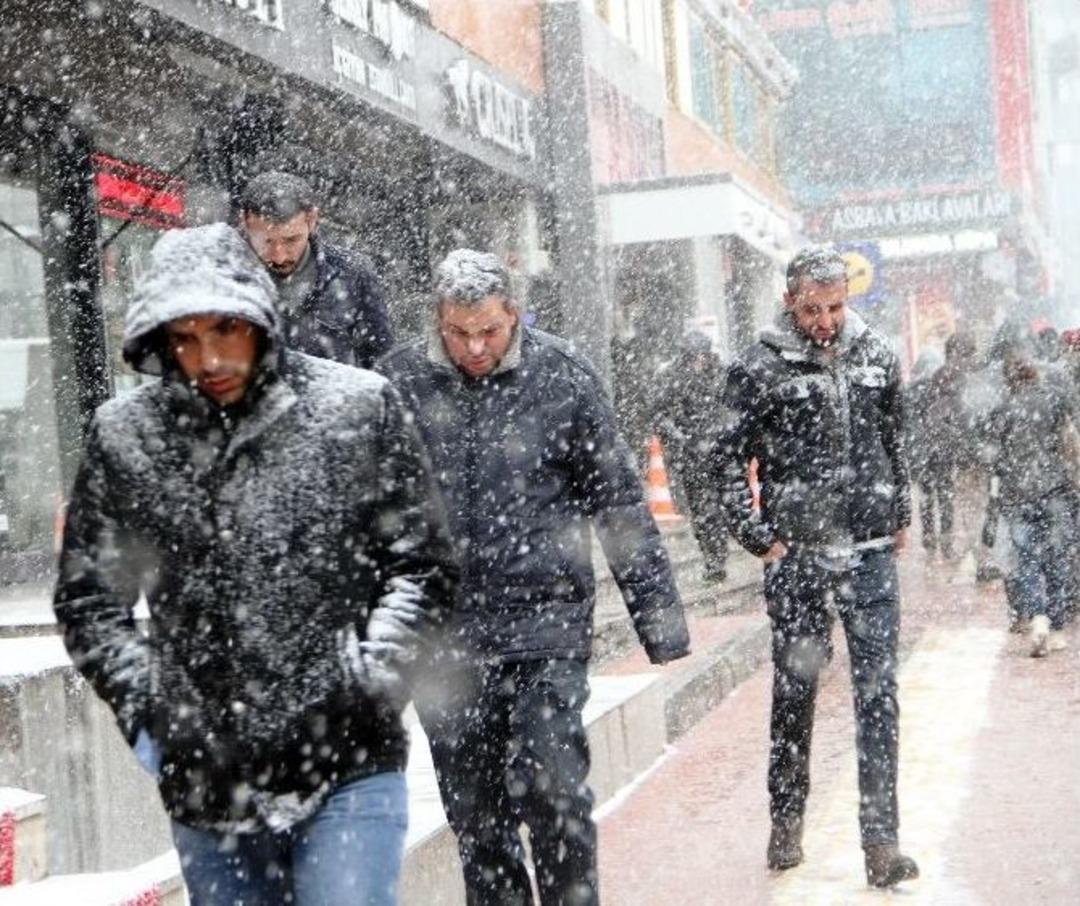 Van&rsquo;da U&ccedil;ak Seferleri İptal Edildi