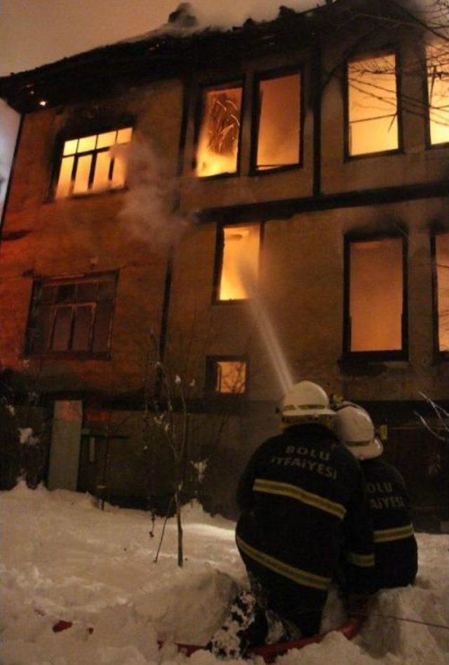 Bolu'da Tarihi Binada Yangın