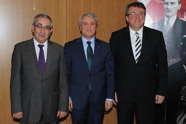 A&ouml;f&rsquo;te Dekanlık Devir Teslim T&ouml;reni 1