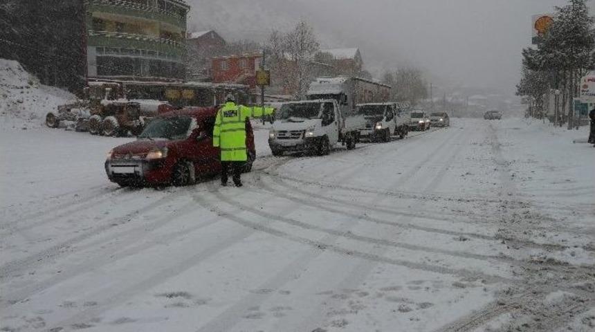 2 G&uuml;nd&uuml;r Kapalı Olan Mut Sertavul Ge&ccedil;idi Ulaşıma A&ccedil;ıldı