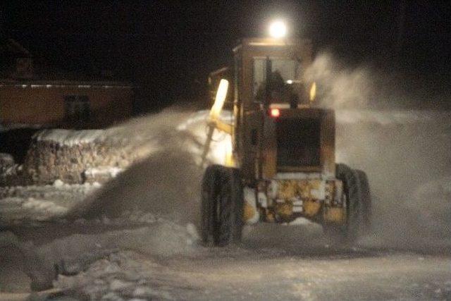 Ardahan&rsquo;da Tipide Mahsur Kalan Vatandaşları &Ouml;zel İdare Ekipleri Kurtardı 1