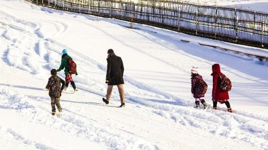 Ahlat&rsquo;ta Okullar Tatil