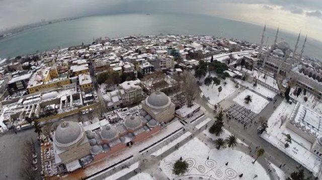 Kar &Ouml;rt&uuml;s&uuml; Altında İstanbul 2