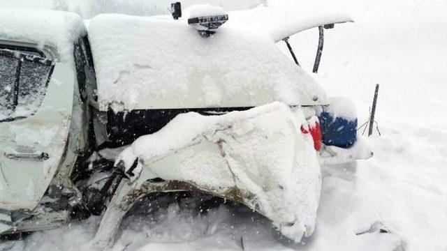 Küre’de Karlı Yolda Kaza: 1 Yaralı 1